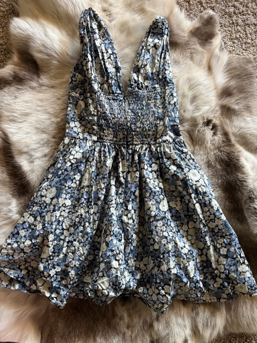 Vici Blue Floral V-Neck Mini Dress - Picture 9 of 9